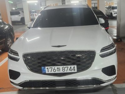 صورة 1 لـ 2025 Genesis GV70