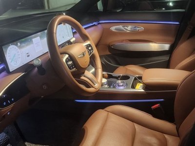صورة 6 لـ 2025 Genesis GV70