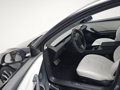2025 Tesla MODEL 3 — миниатюра 13