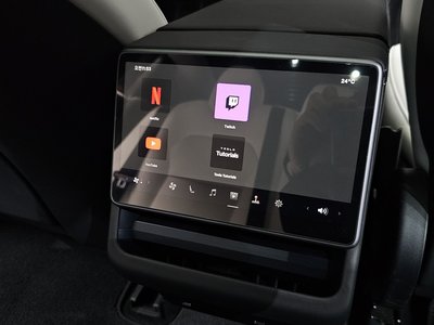 2025 Tesla MODEL 3 — миниатюра 30