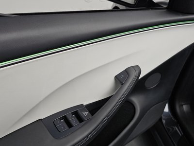 2025 Tesla MODEL 3 — миниатюра 35