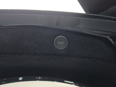 2025 Tesla MODEL 3 — миниатюра 27