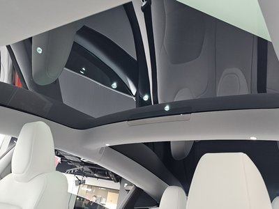 2025 Tesla MODEL 3 — миниатюра 25