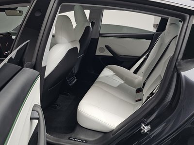 2025 Tesla MODEL 3 — миниатюра 18