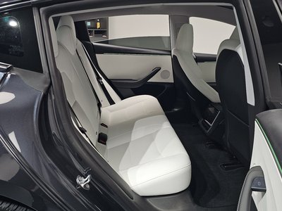 2025 Tesla MODEL 3 — миниатюра 17