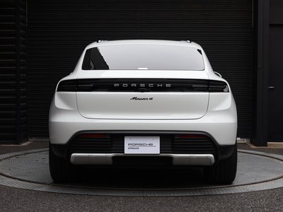 PORSCHE MACAN - 9
