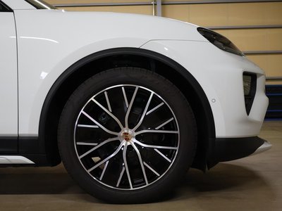 PORSCHE MACAN - 4