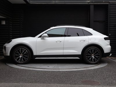 PORSCHE MACAN - 7