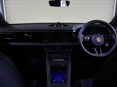 PORSCHE MACAN - 3