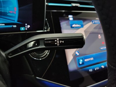 MERCEDES-BENZ E-CLASS - 9