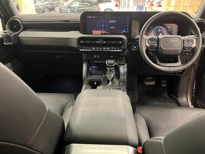 TOYOTA LAND CRUISER 250 - 7