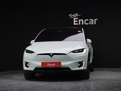TESLA MODEL X - 2