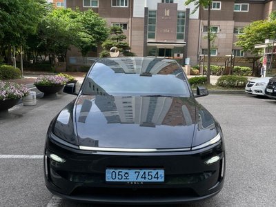TESLA MODEL Y - 1