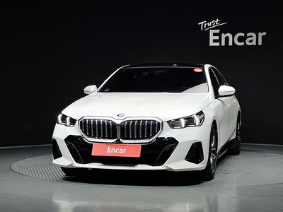 2024 BMW 5 SERIES — фото 2