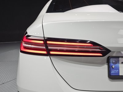 2024 BMW 5 SERIES — фото 10