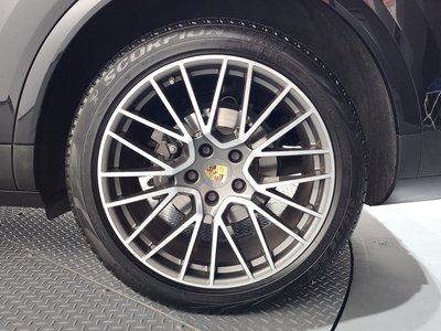 PORSCHE CAYENNE - 8