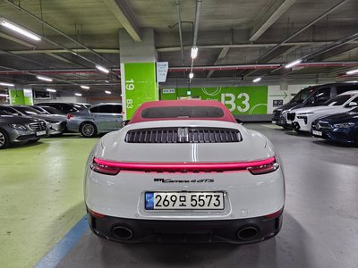 PORSCHE 911 - 8