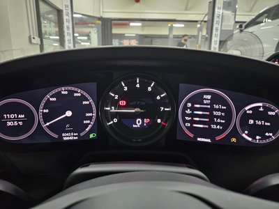 PORSCHE 911 - 9