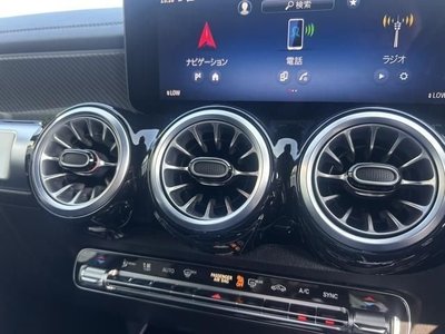 MERCEDES-BENZ GLB - 8