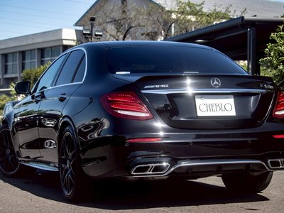 MERCEDES-BENZ E-CLASS AMG - 9