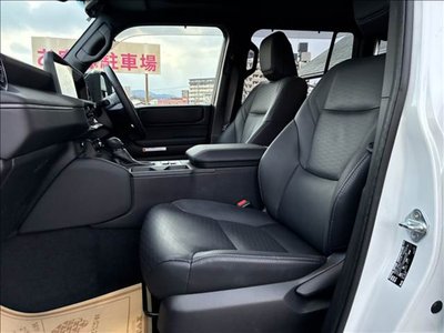 TOYOTA LAND CRUISER 250 - 5