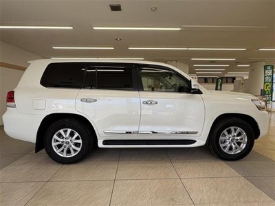 TOYOTA LAND CRUISER 200 - 7