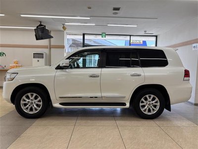 TOYOTA LAND CRUISER 200 - 6
