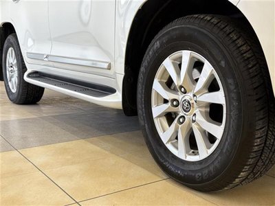 TOYOTA LAND CRUISER 200 - 8