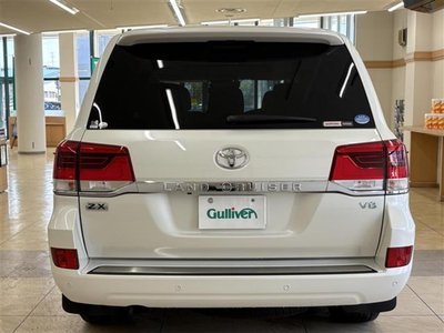 TOYOTA LAND CRUISER 200 - 3