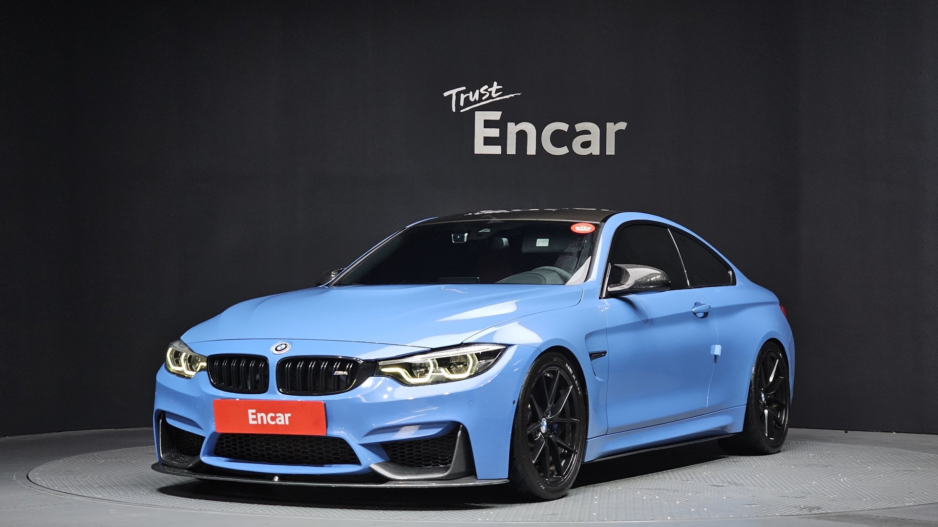 BMW M4 - View 1