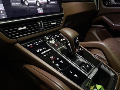 صورة 9 لـ 2020 Porsche CAYENNE