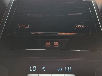 2025 BMW 8 SERIES 缩略图 20