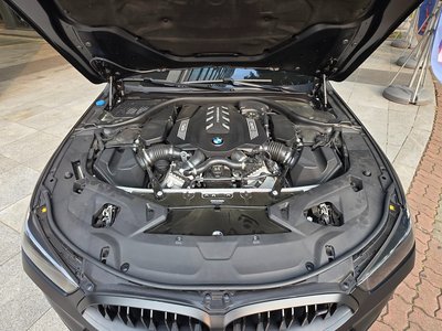 BMW 8 SERIES - 7