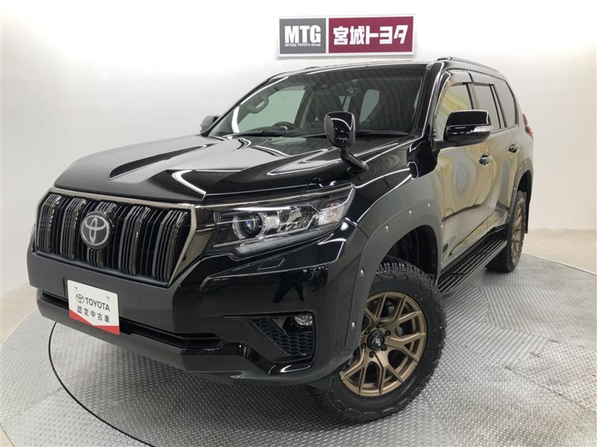 TOYOTA LAND CRUISER PRADO - View 1