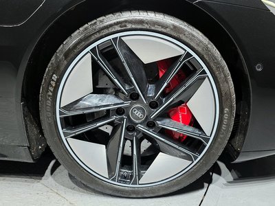 AUDI RS E-TRON GT - 6