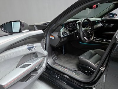 AUDI RS E-TRON GT - 10