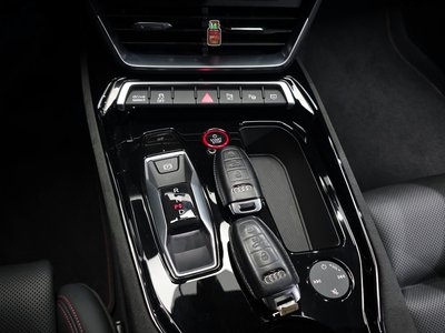 AUDI RS E-TRON GT - 9