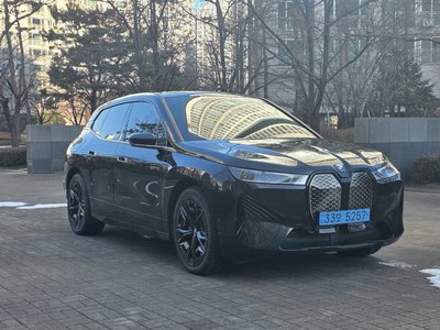 BMW IX - 2