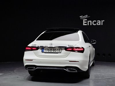 MERCEDES-BENZ E-CLASS - 3