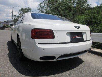 BENTLEY FLYING SPUR - 4