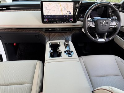 صورة مصغرة 13 لـ 2024 Lexus LM