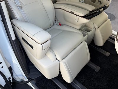 صورة مصغرة 32 لـ 2024 Lexus LM