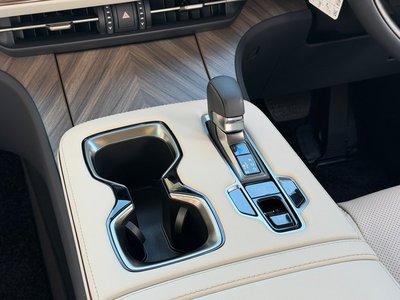 صورة مصغرة 30 لـ 2024 Lexus LM