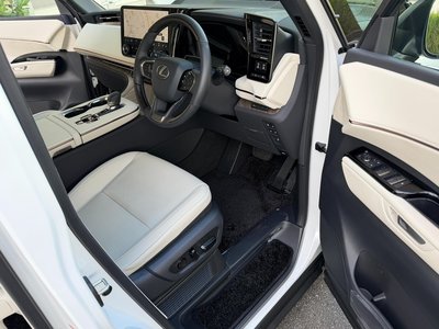 صورة مصغرة 14 لـ 2024 Lexus LM
