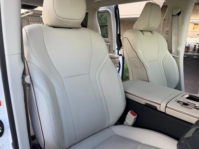 صورة مصغرة 16 لـ 2024 Lexus LM