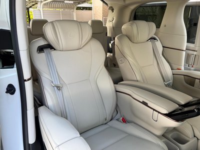 صورة مصغرة 33 لـ 2024 Lexus LM