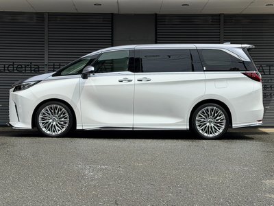 صورة 9 لـ 2024 Lexus LM