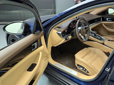 PORSCHE PANAMERA - 10