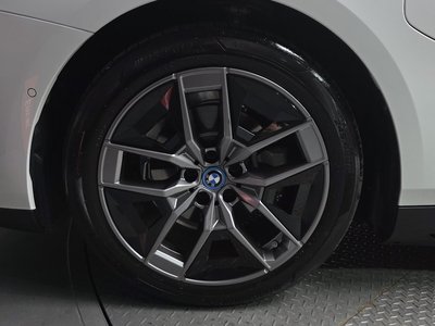 صورة 6 لـ 2025 BMW 5 SERIES
