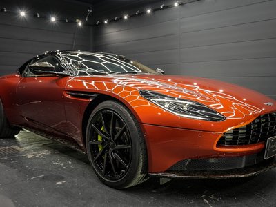 ASTON MARTIN DB11 - 4
